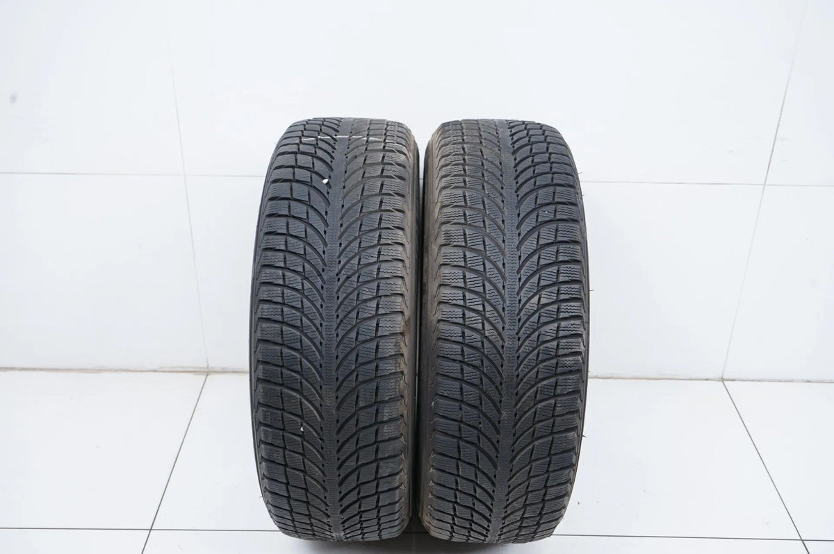 2x Michelin winter tires 235 65 17 inch DOT18 MO approx. 5 mm tread depth Detail view 2