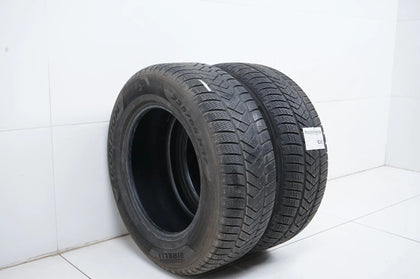 2x Pirelli winter tires 235 65 17 inch DOT20 MO approx. 4 mm tread depth