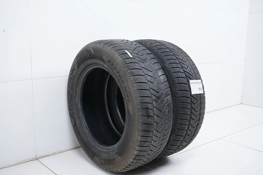 2x Winterreifen Pirelli 235 65 17 Zoll DOT20 MO ca.4 mm