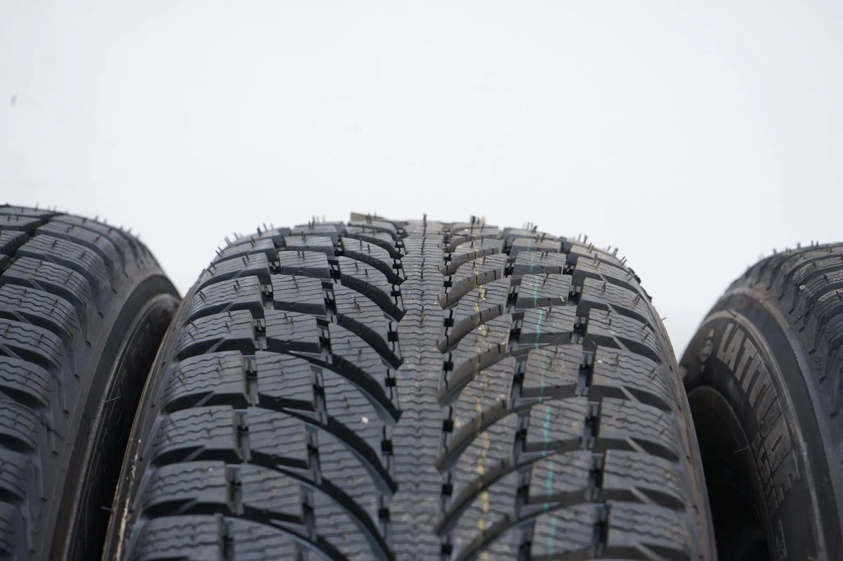 4x DEMO Winterreifen Michelin 235 65 17 Zoll DOT17 MO Detailansicht 6