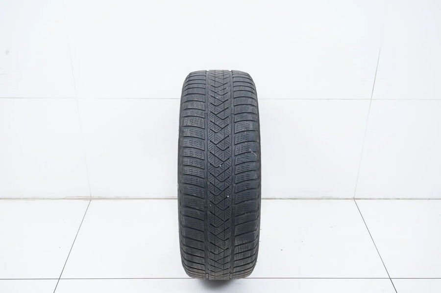 1 x Pirelli winter tire 245/50 R19 inch DOT22 BMW* approx. 4mm tread depth RFT