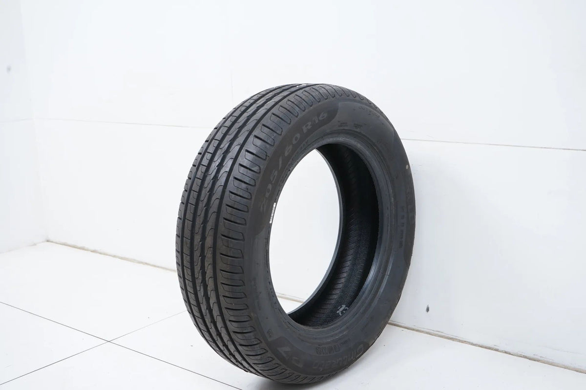 1x Sommerreifen Pirelli 205 60 16 Zoll DOT23 ca.7mm MO Detailansicht 3