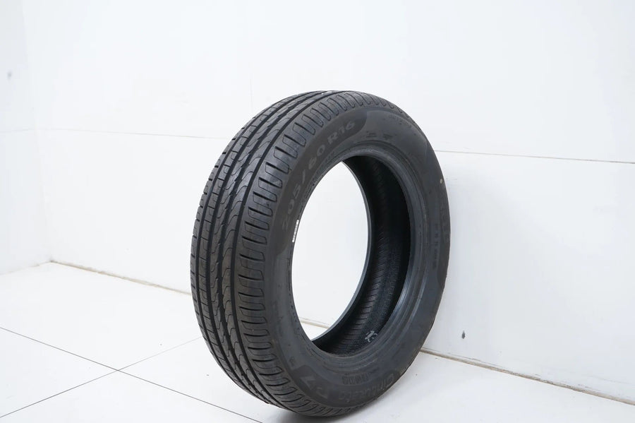 1x Sommerreifen Pirelli 205 60 16 Zoll DOT23 ca.7mm MO