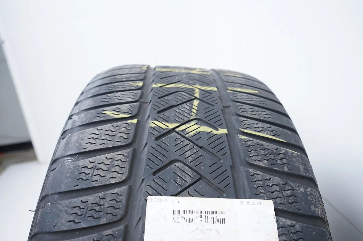 2x Winter tires 275 40 18 inch Pirelli approx. 3 mm tread depth DOT21 MO Detail view 6