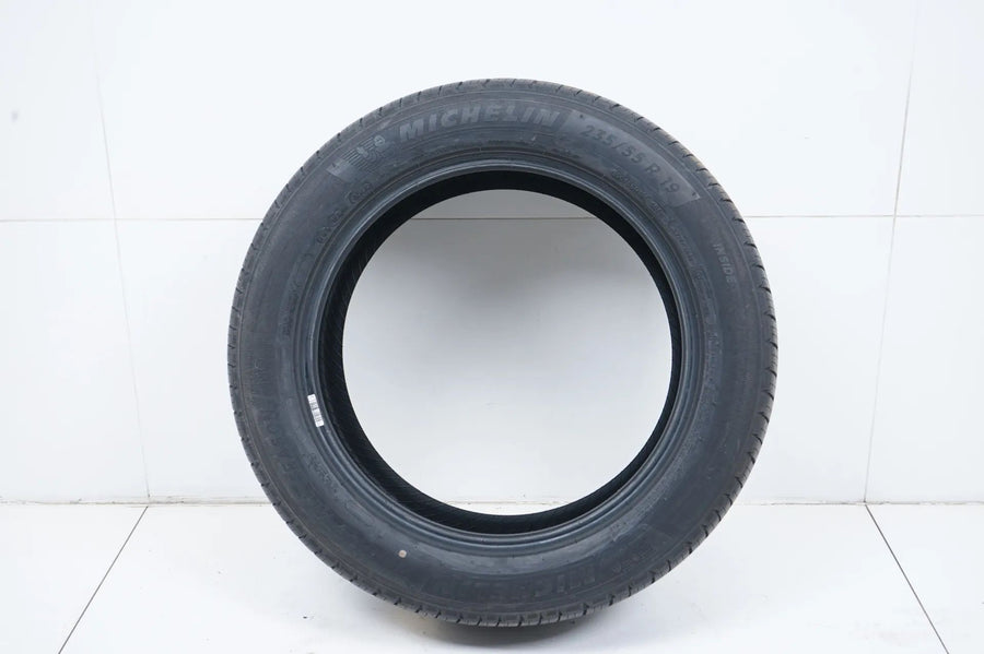1 x Michelin all-weather tire 235 55 19 inch DOT23 approx. 7mm MO