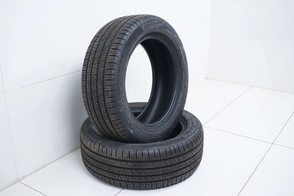2 pneus été de démonstration Pirelli DOT23 MO 235/55/18 pouces