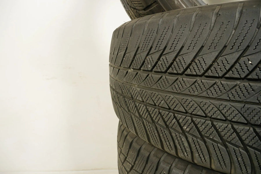 4 x Winterreifen Bridgestone 245 50 19 Zoll DOT18 Bmw* ca.5mm RFT