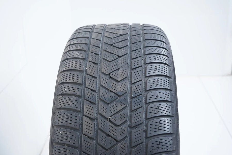 1 x Winter tire 275 45 21 inch Pirelli approx. 4 mm tread depth DOT16 MO
