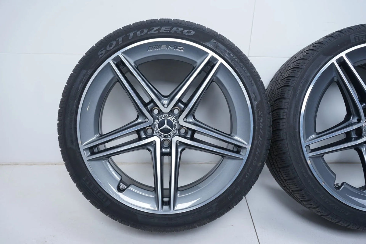 Mercedes C63 kupé AMG W205 zimní pneumatiky zimní kola 19 palců Detailní zobrazení 3