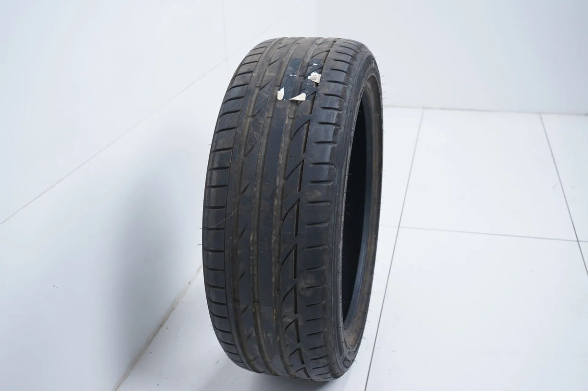 1x Bridgestone summer tire 225 45 19 inch DOT17 BMW* approx. 6mm RFT Detail view 4