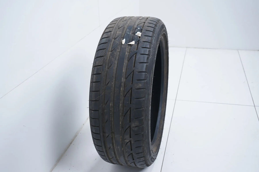 1x Bridgestone summer tire 225 45 19 inch DOT17 BMW* approx. 6mm RFT