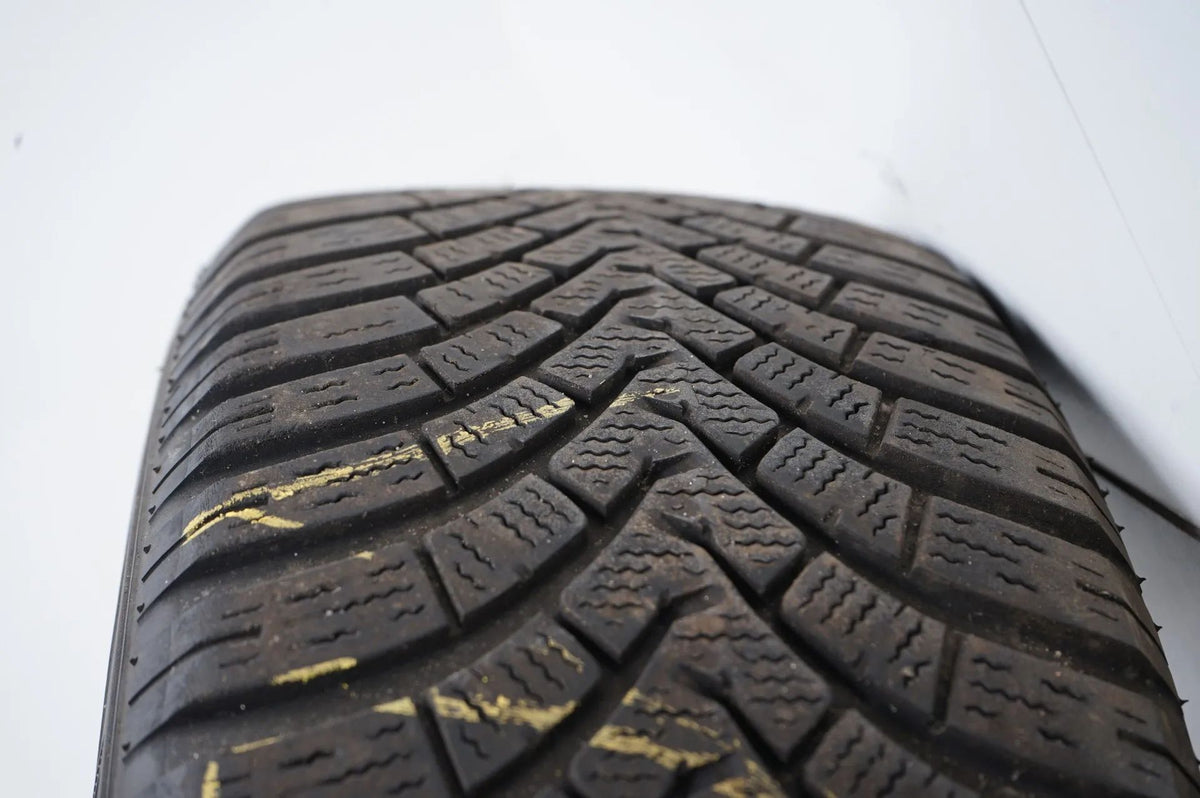VW Volkswagen Passat 3G Winterreifen Winterräder 215 60 16 Zoll Detailansicht 12