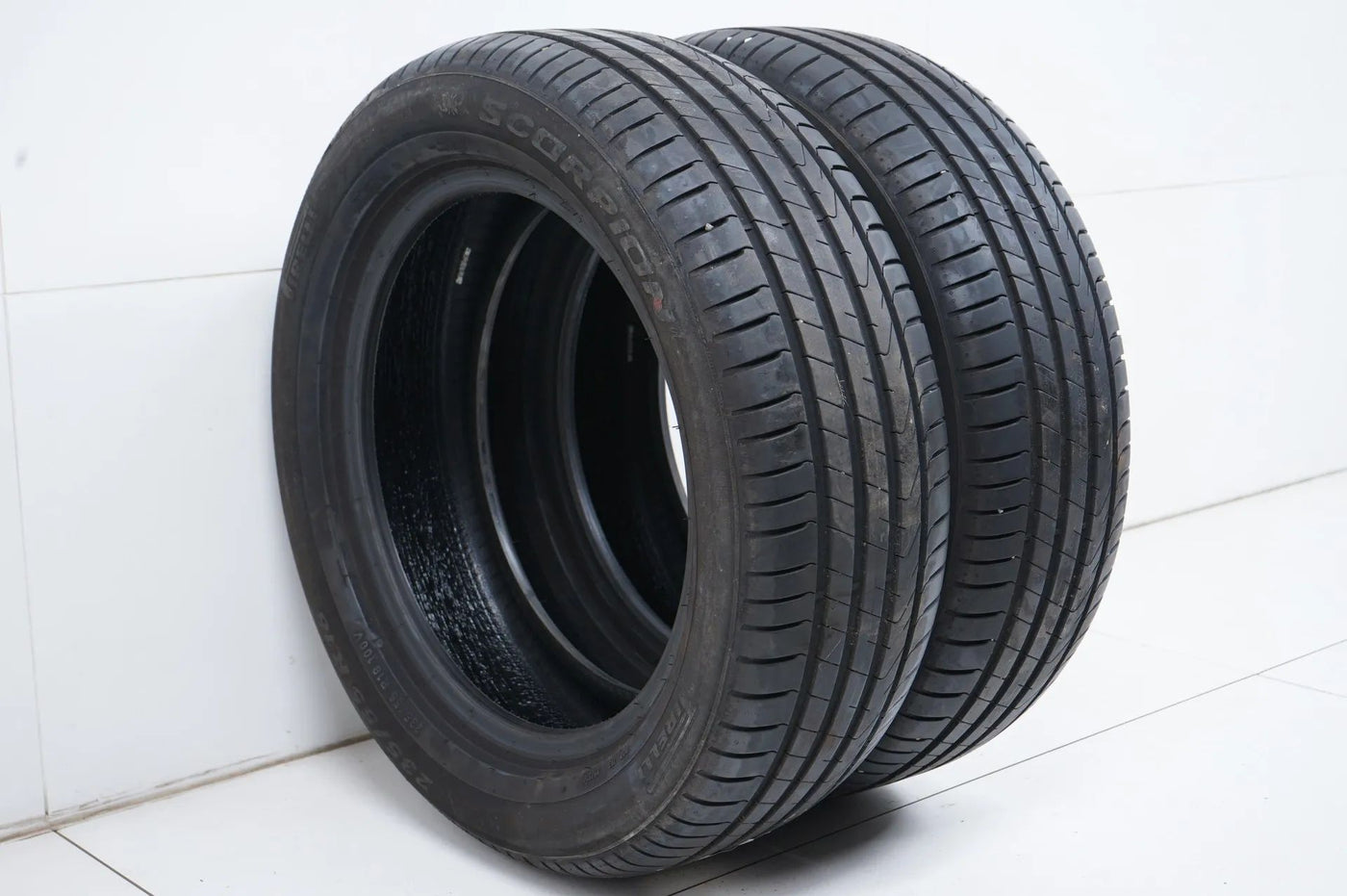 2 x Summer tires Pirelli 235 55 18 inch DOT20 approx. 6mm