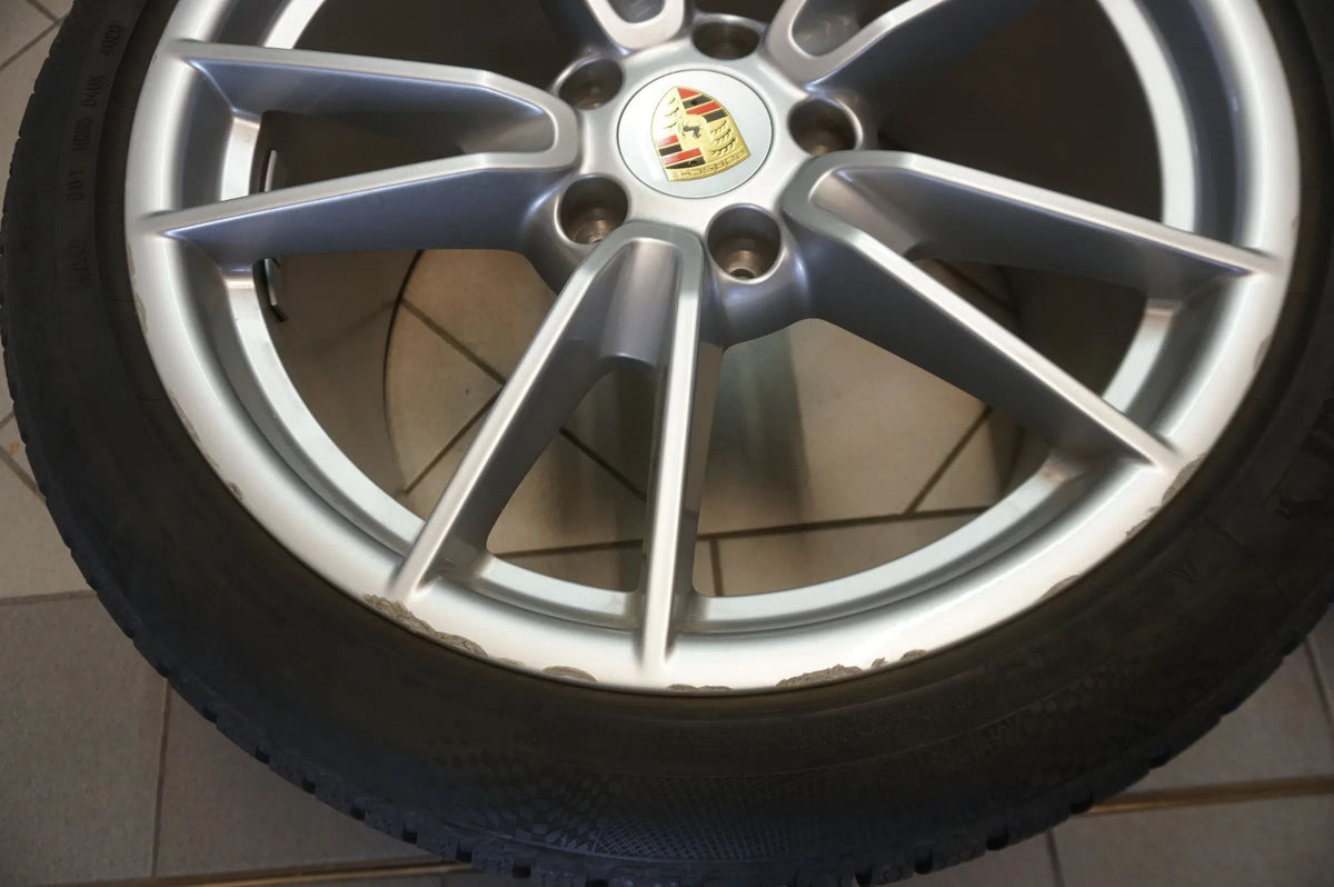 Original Porsche 911 992 19 20 Inch Alloy Wheels TOP Winter Tires Winter Wheels Detailansicht 4