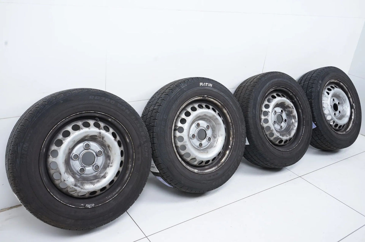 VW Transporter T5 T6 winter wheels winter tires 205 65 16 inch 7H0601027D Detailansicht 2