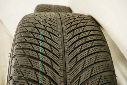 Pneus et jantes hiver neufs pour BMW M5 F90, dimensions 265/40/19 pouces, norme 705M.