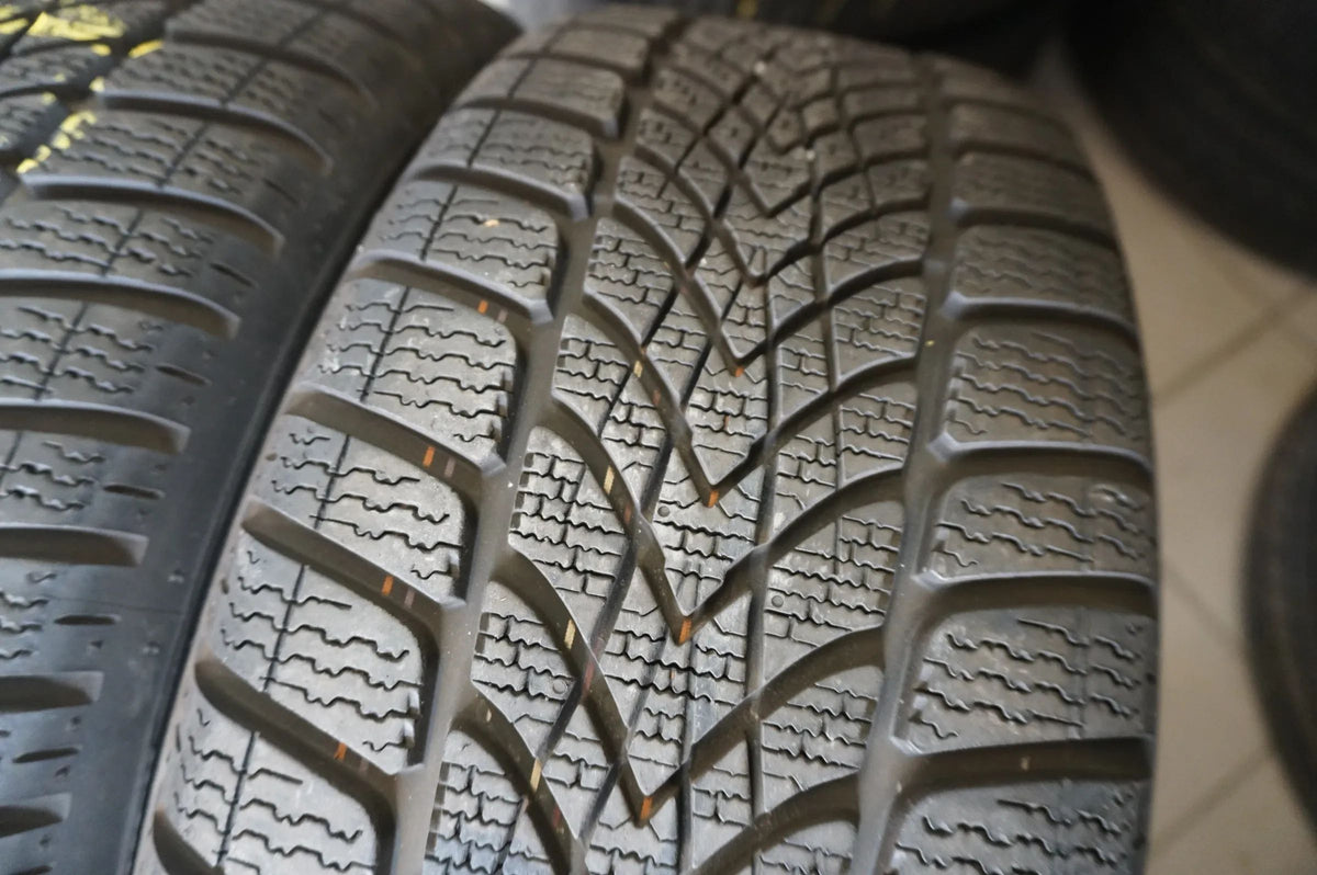 Original Mercedes C-Class W205S205 Alloy Wheels Winter Tires 225 50 R17 Inch 7mm Detailansicht 8
