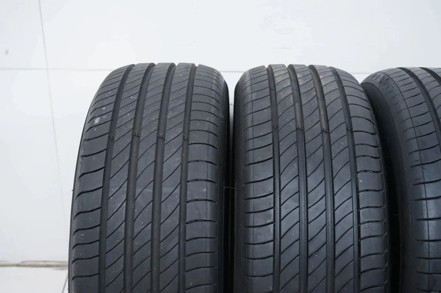 4 x pneus été Michelin Primacy 4 195 55 16 pouces DOT23 env.7mm