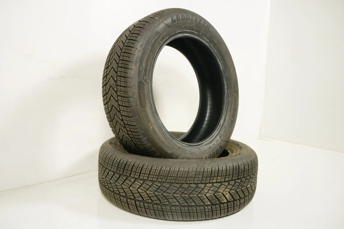 2x New DEMO Winter Tires Goodyear 235 60 20 inch DOT21 BMW* Detail view 3