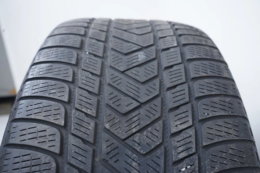 2 x Winter tires 275 50 20 inch Pirelli DOT20 MO 4mm
