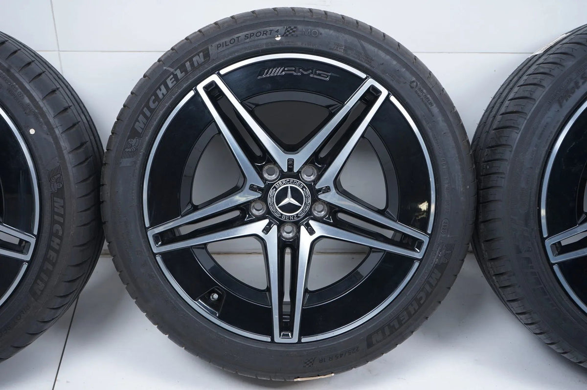 Mercedes C-Class Hybrid W206 AMG 18-inch summer wheels Detailansicht 4