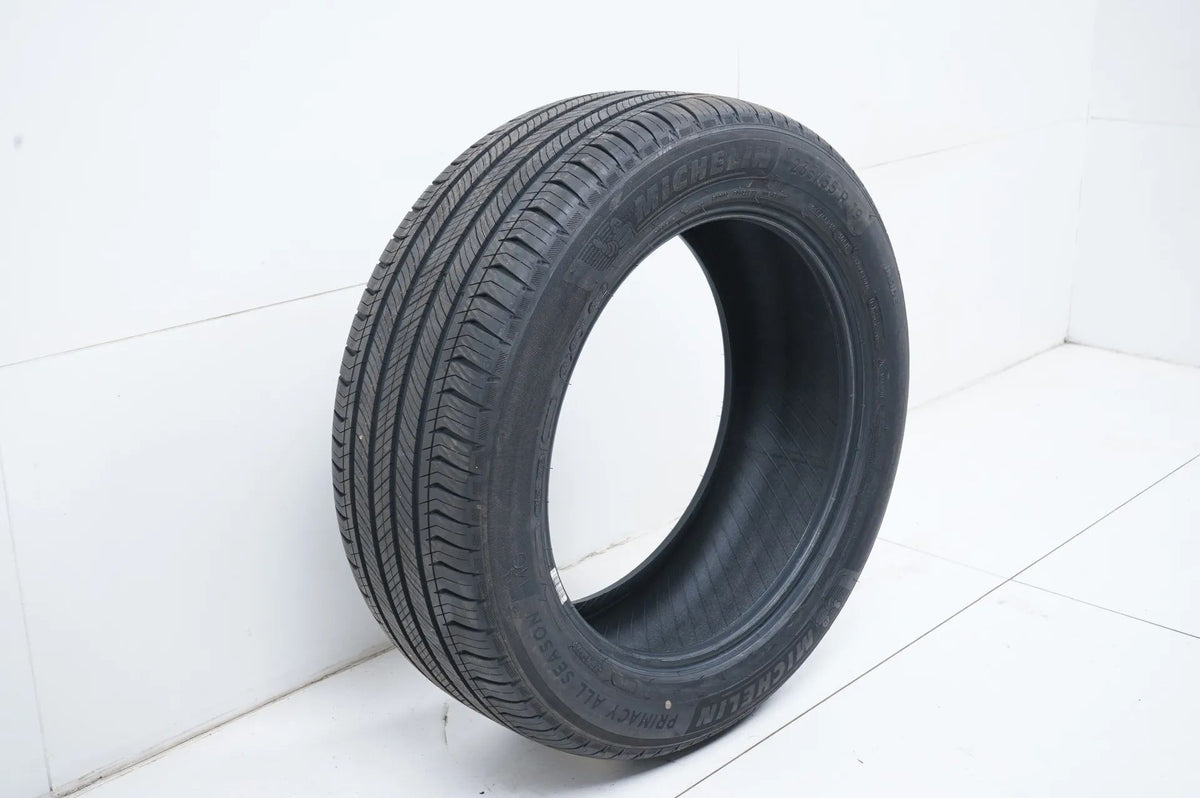 1 x Michelin all-weather tire 235 55 19 inch DOT23 approx. 7mm MO Detail view 3