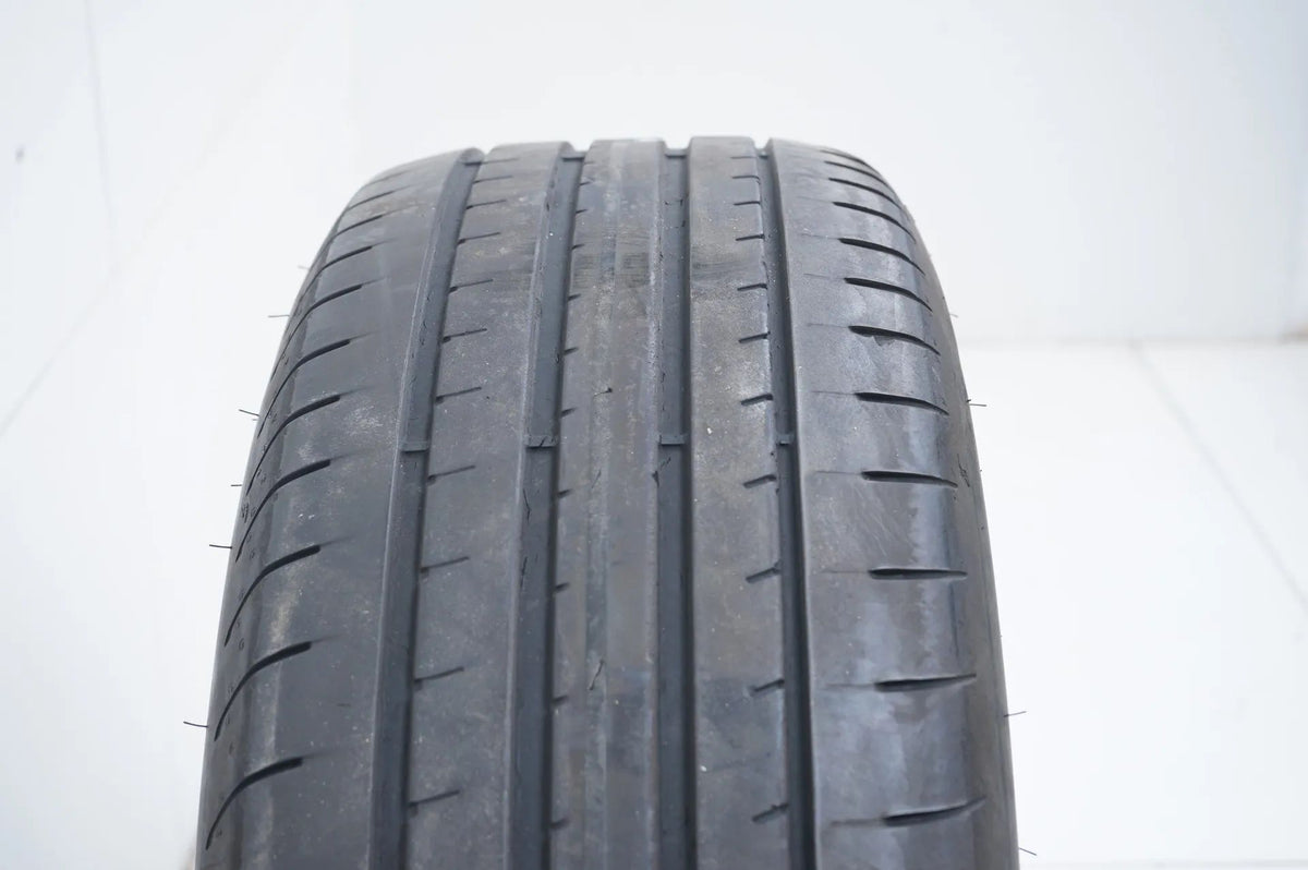 1 pneu été Goodyear 235/60/18 pouces MO DOT21, profondeur de sculpture d'environ 4 mm Vue détaillée 5