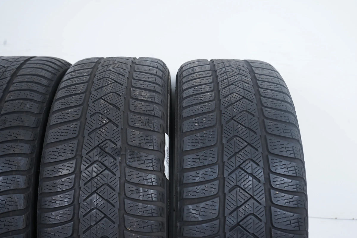 4 x Winterreifen Pirelli 225/45 R18 18 Zoll DOT21 ca.4mm MO Detailansicht 5