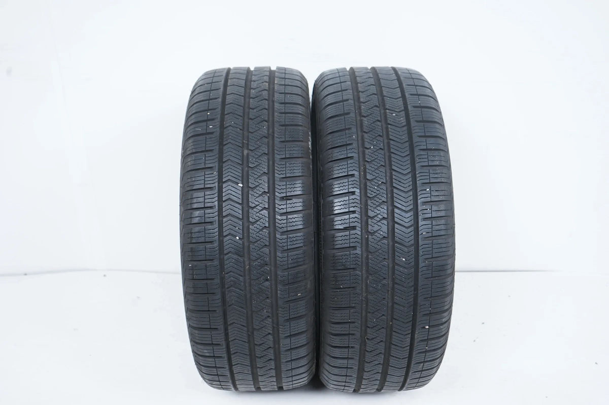 2 x Winterreifen Vredestein 205 45 17 Zoll DOT17 ca.6mm Detailansicht 2
