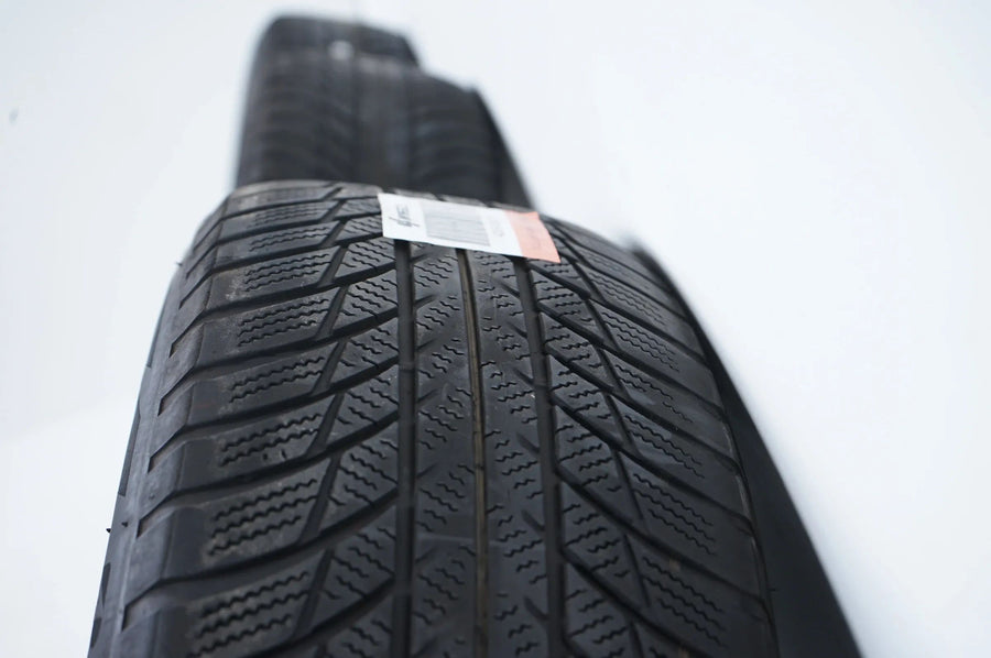 Pneus/jantes hiver Audi Q3 83A F3 215/65/17 pouces