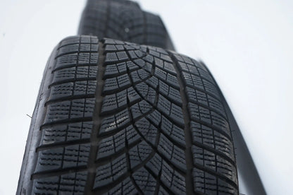 Pneus/jantes hiver 245/40/19 pouces pour Mercedes Classe CLE W236