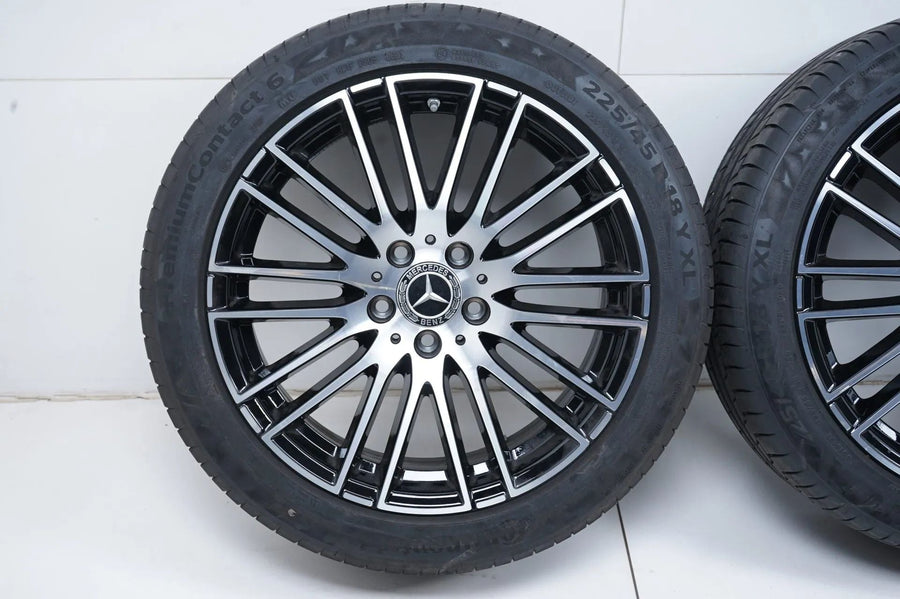 Wie Neu Mercedes C Klasse W206 Winterräder mit neuen Winterreifen 18 Zoll