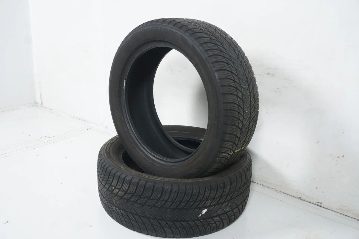 2x Winterreifen Bridgestone 235 50 19 Zoll DOT21 ca.4mm MO Detailansicht 4