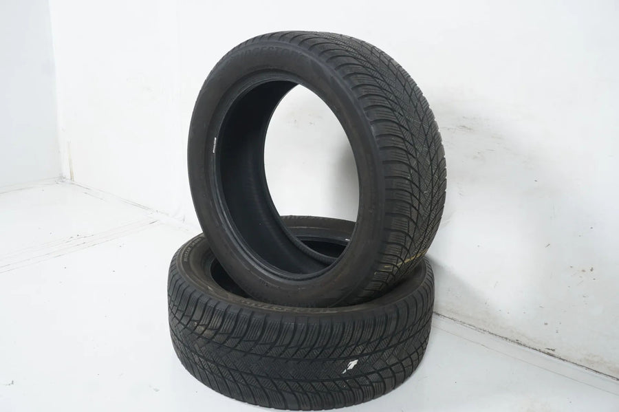 2x Winterreifen Bridgestone 235 50 19 Zoll DOT21 ca.4mm MO