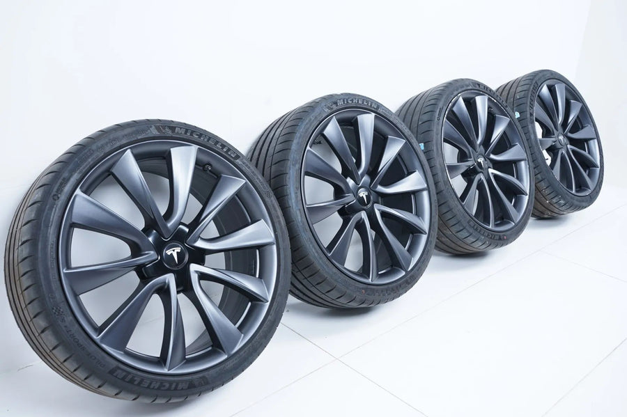 Tesla Model 3 summer tires, summer wheels 235/35/20 inch
