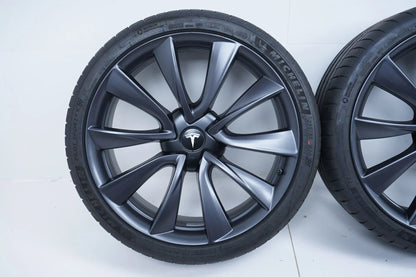 Tesla Model 3 summer tires, summer wheels, 235/35/20 inch, 7mm tread depth
