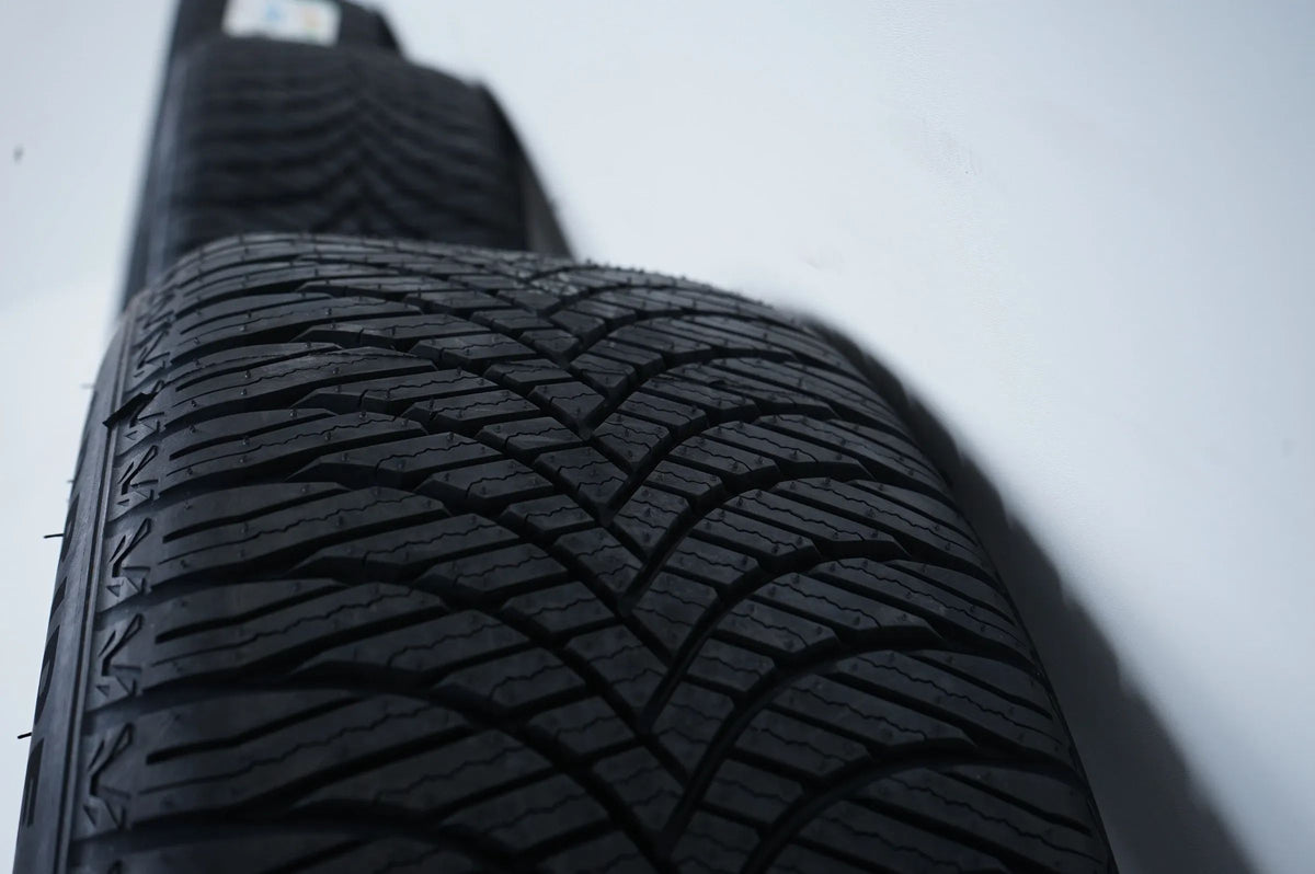 Mercedes C Klasse W206 NEU Allwetterreifen Winterräder 18 Zoll Detailansicht 9