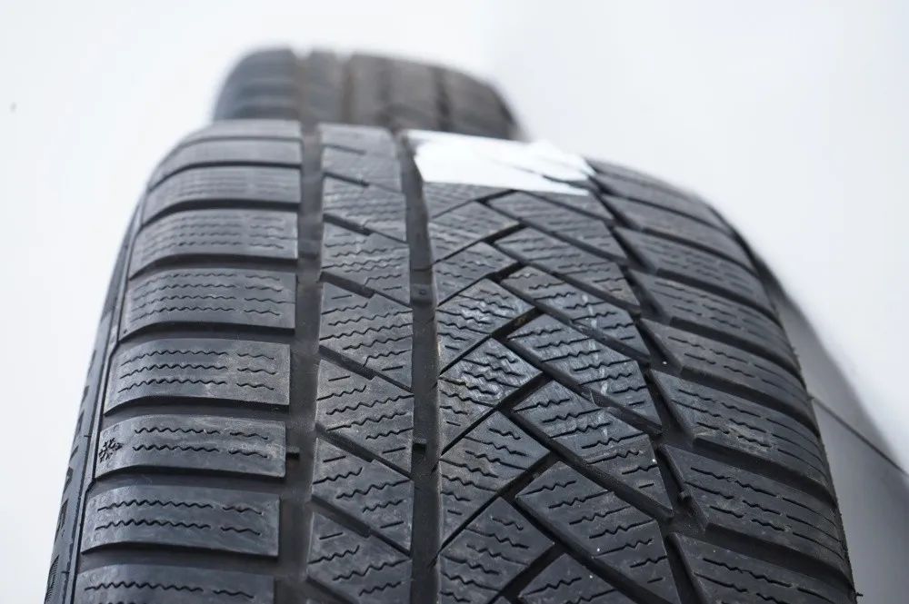 Mercedes E Klasse W213 Winterräder Winterreifen 245 45 18 Zoll Detailansicht 14