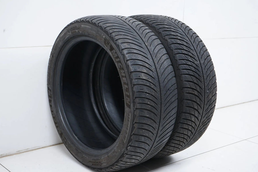 2 x Michelin winter tires 235 45 18 inch DOT22 approx. 3-5 mm MO