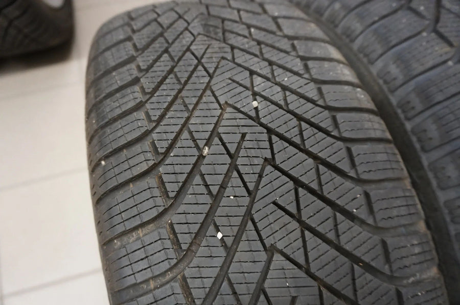 Original Audi Q5 GU 20 Zoll Alufelgen Winterreifen Winterräder 255 45 R20 7,5mm