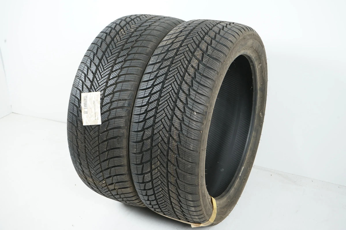 2 X 235 45 R20 96H Winterreifen Bridgestone Blizzak LM001 MO 2019 8mm Detailansicht 3