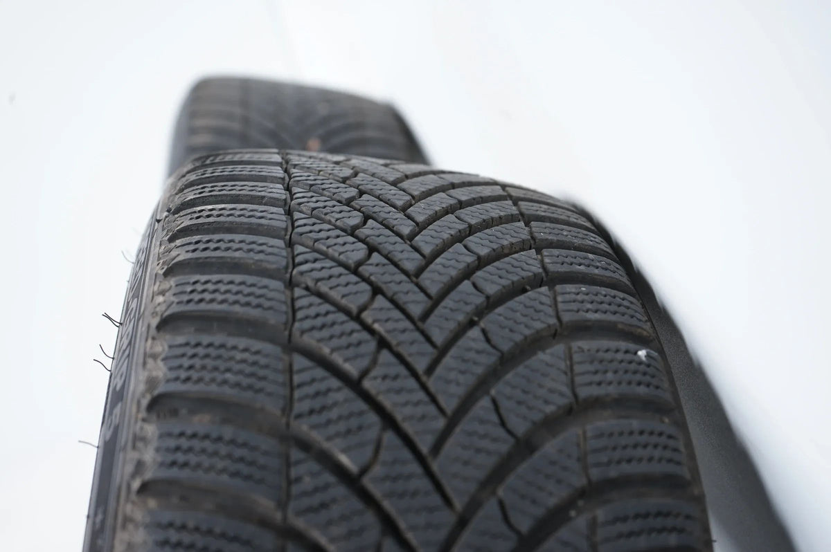 Ford unbekannt Winterräder Winterreifen 205 45 17 Zoll 4x108 Detailansicht 10