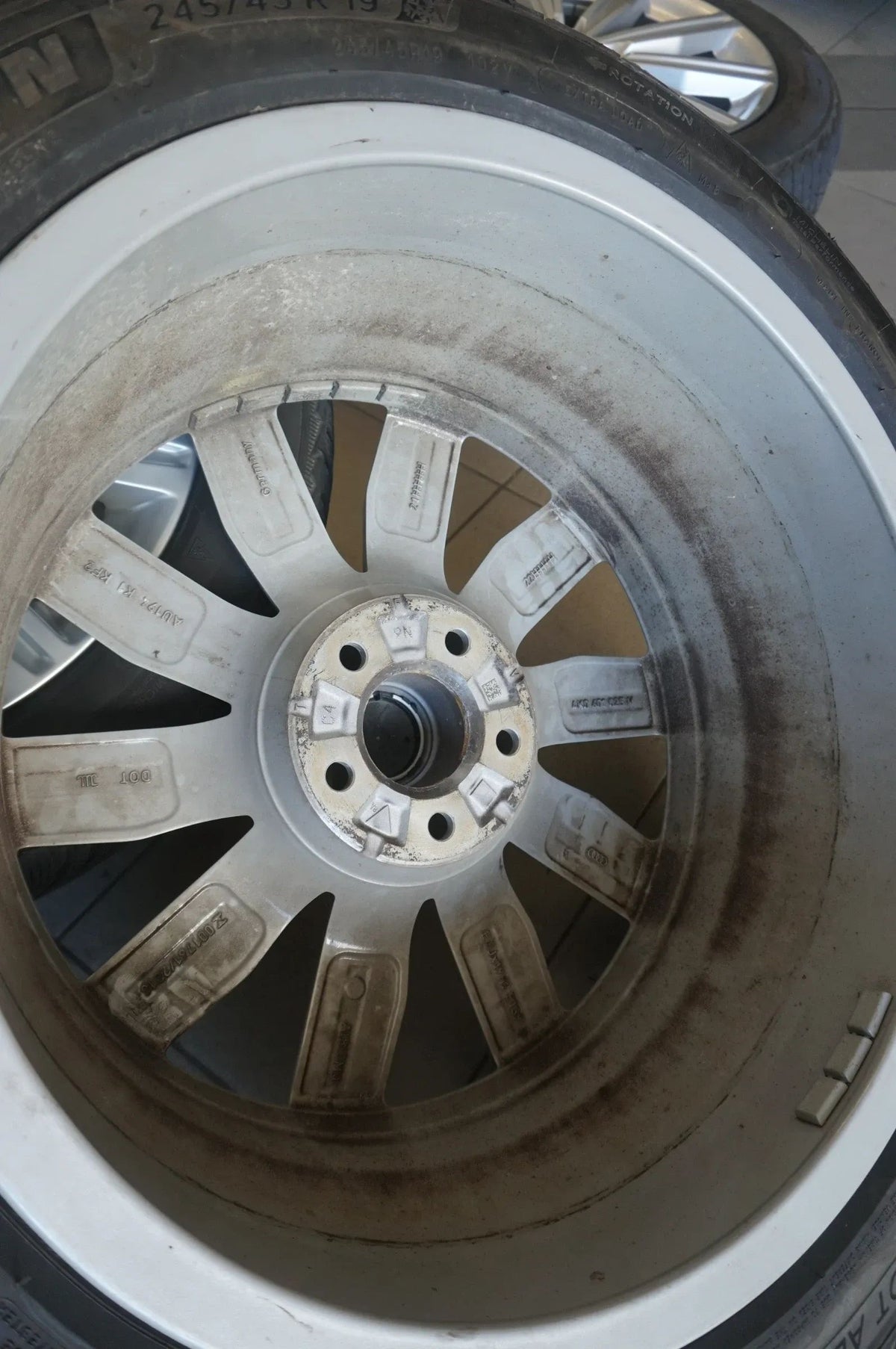 Original Audi A6 C8 4K 19 Zoll Alufelgen Winterräder Winterreifen 245 45 R19 7mm Detailansicht 7