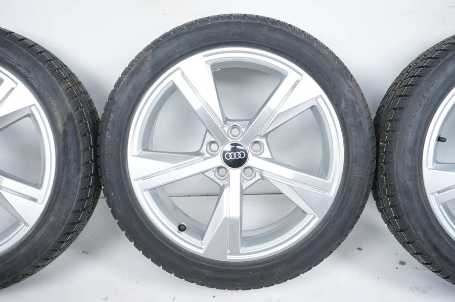 Neu Audi A1 GB Winterräder Winterreifen 215 45 17 Zoll 82A601025G