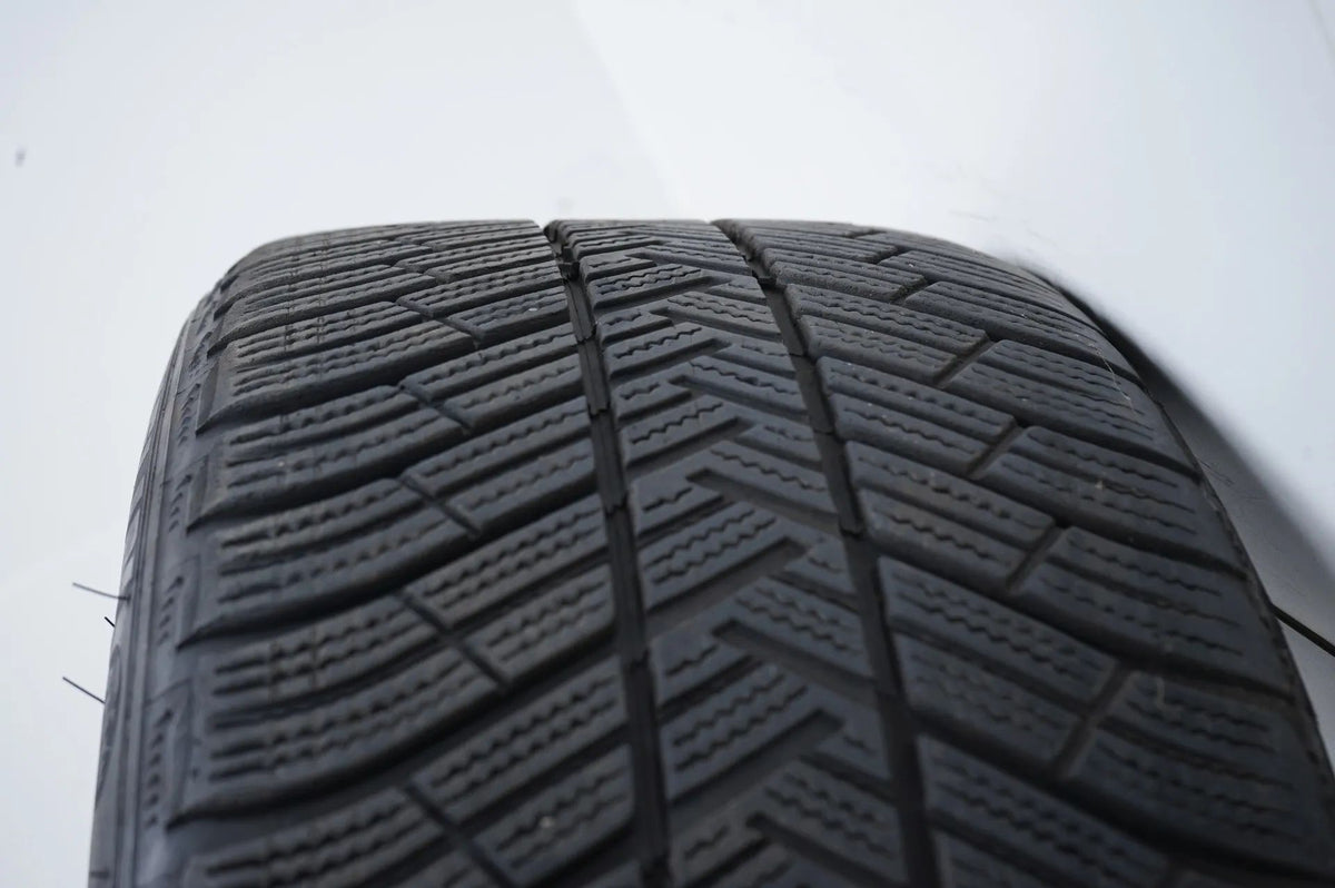 Mercedes E63 AMG W213 Winterreifen Winterräder 19 Zoll Detailansicht 12