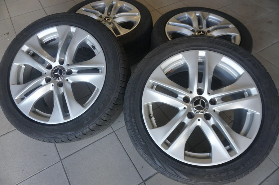 Jantes en alliage léger d'origine Mercedes Classe E W212 S212 17 pouces avec pneus été A2124010902