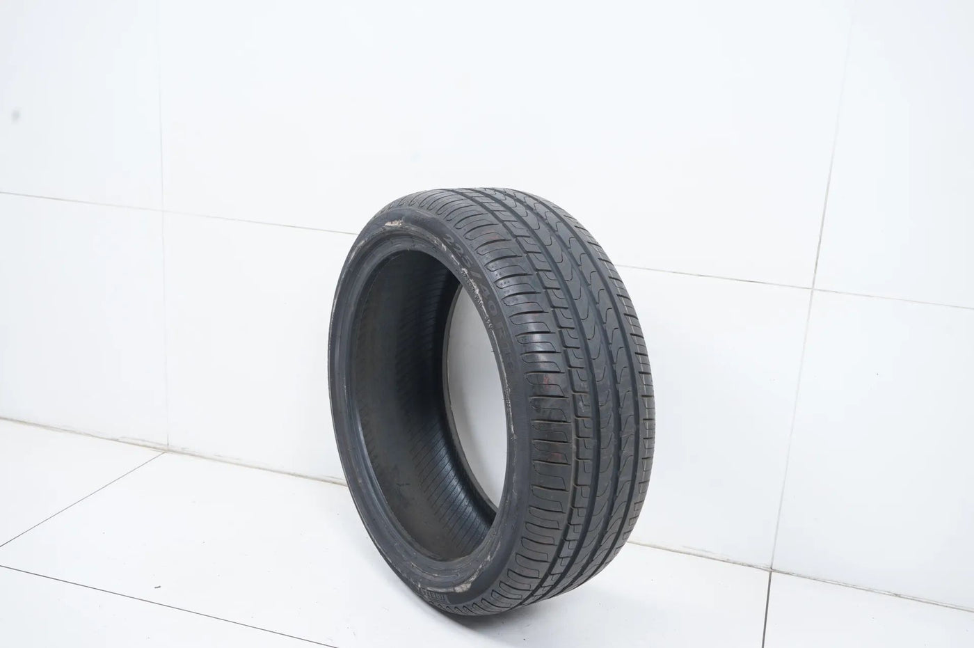 1x DEMO summer tire Pirelli 225 40 18 inch DOT16 BMW* RFT