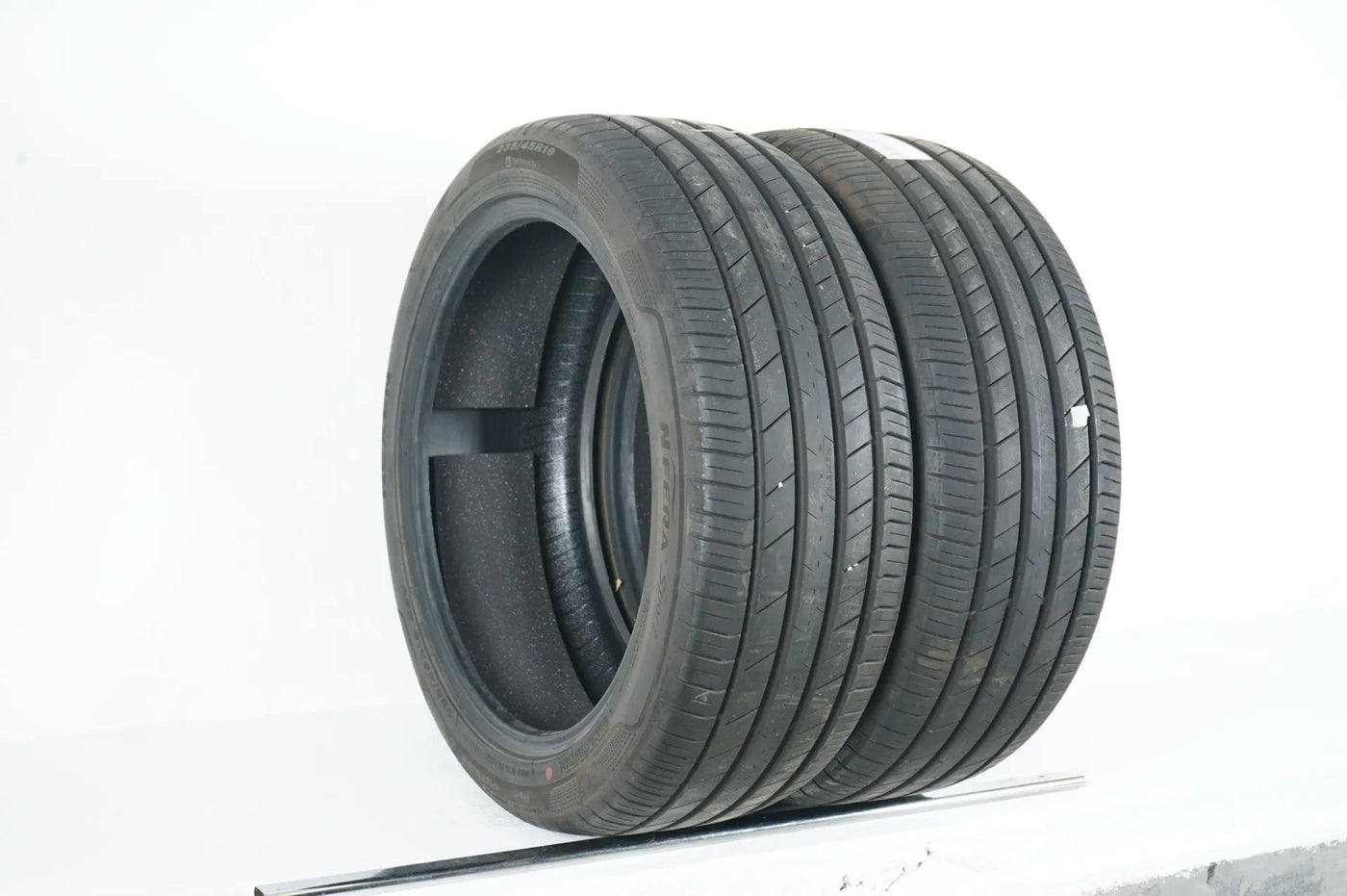 2x Nexen summer tires 235 45 19 inch approx. 7mm tread depth DOT23
