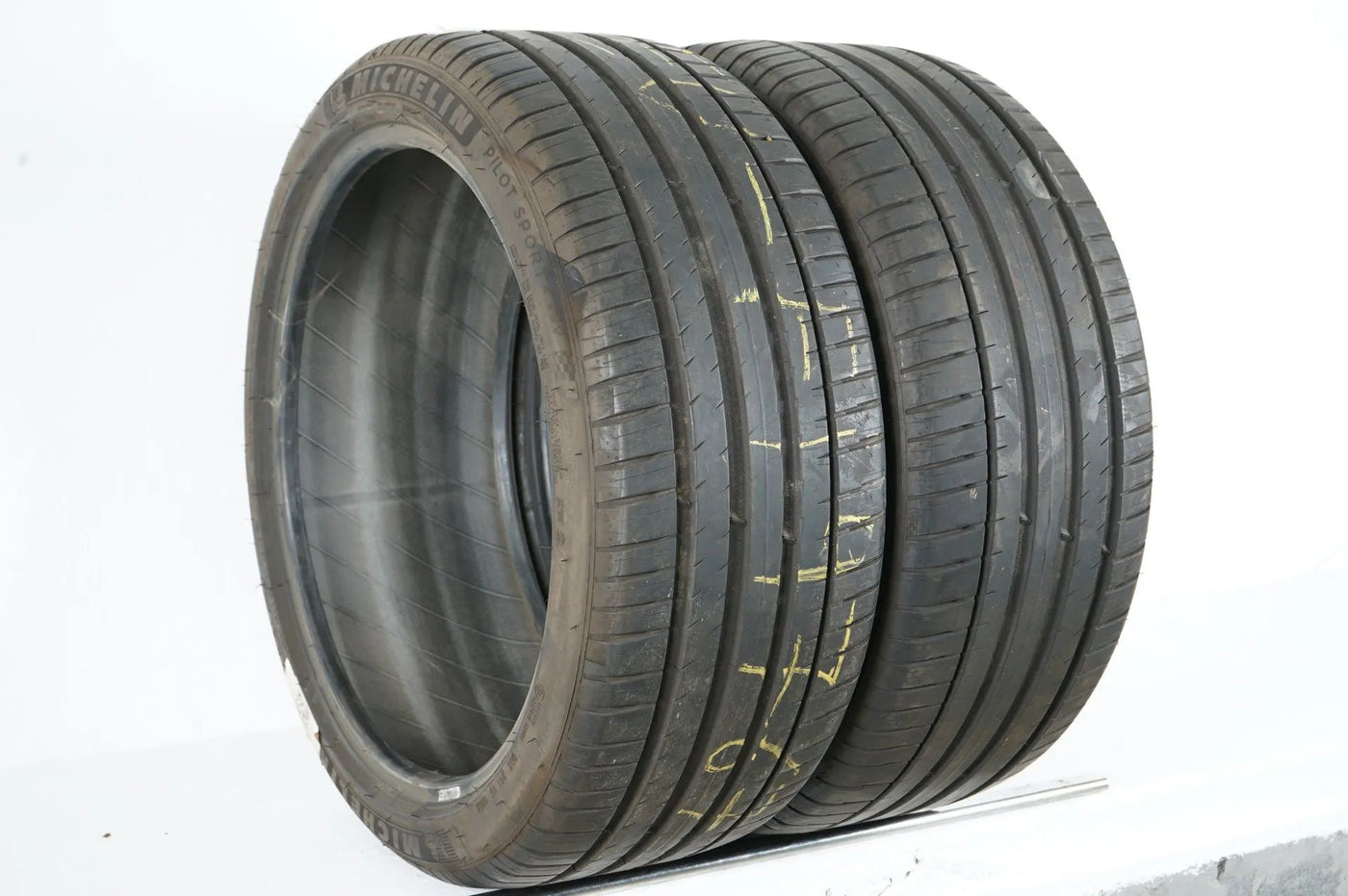 2 x Sommerreifen Michelin 255 40 21 Zoll DOT23 ca.5mm