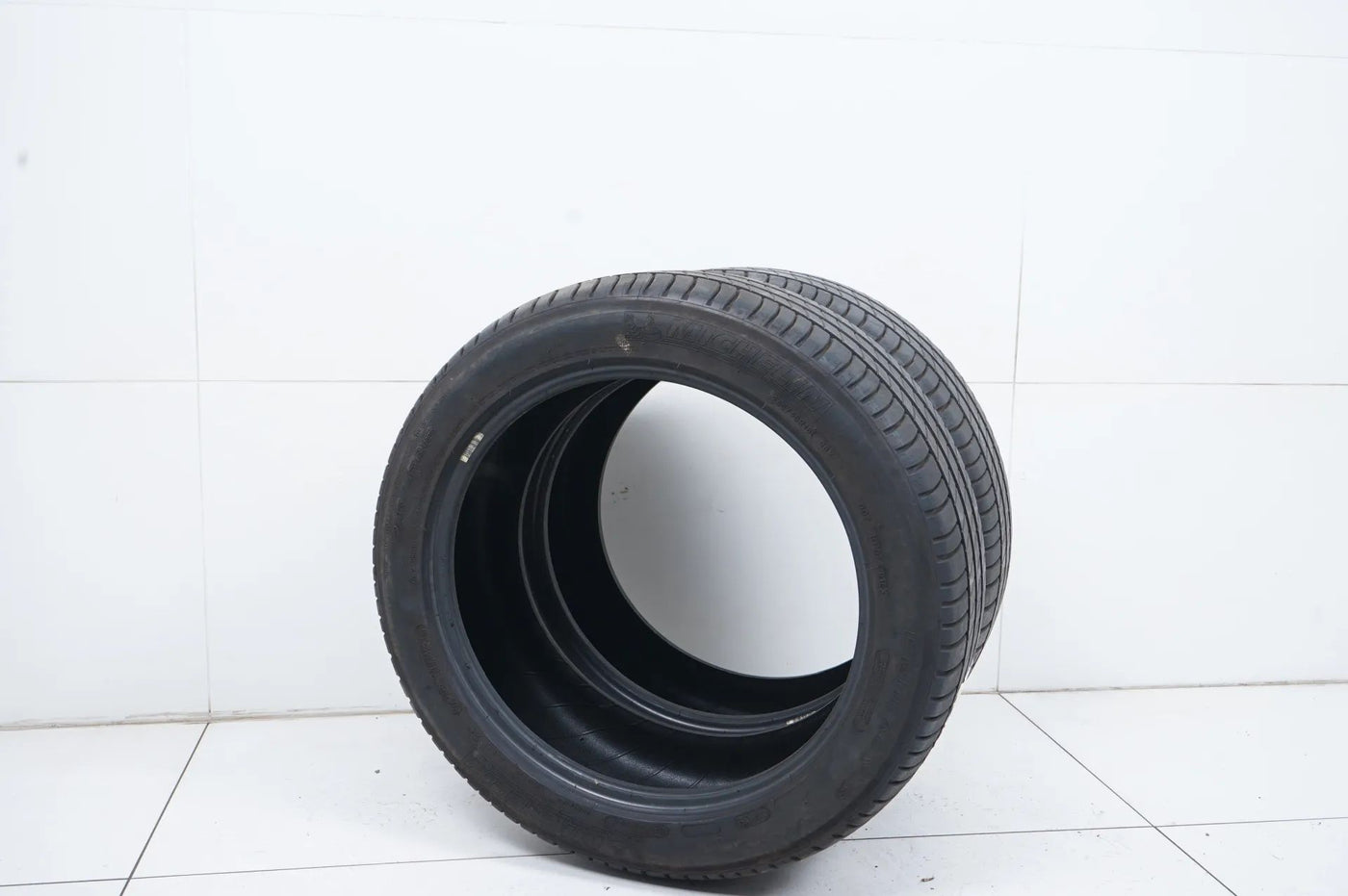 2x Michelin summer tires 245/45/18 inch, approx. 7 mm tread depth, DOT 19 AO